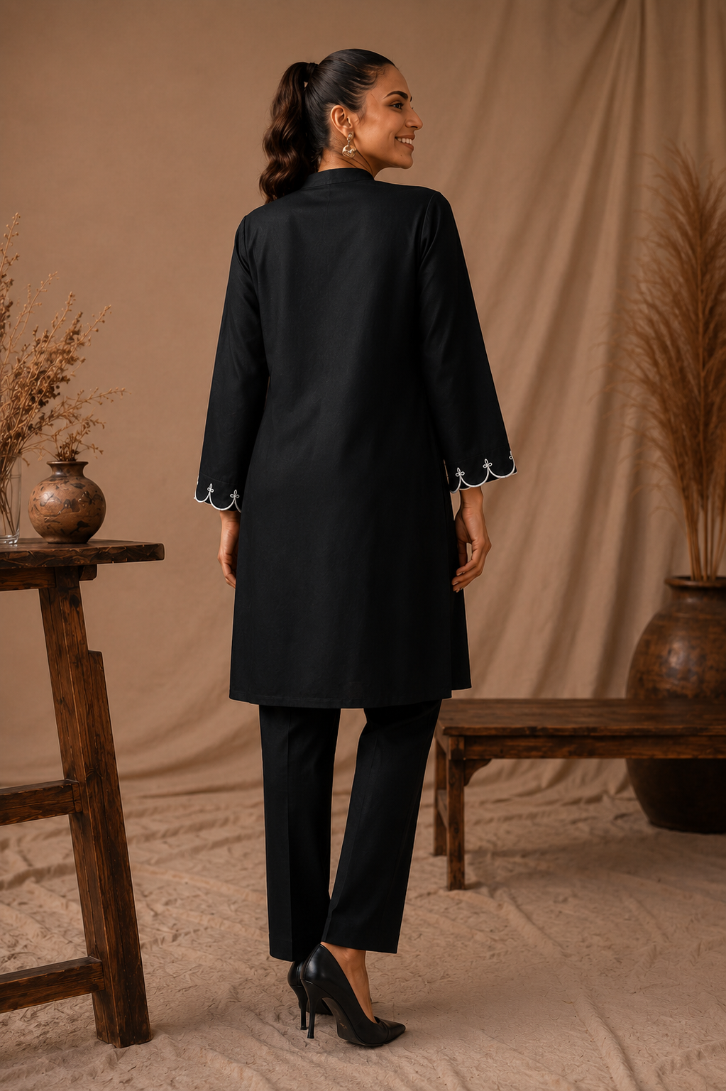Noir Scallop Kurti