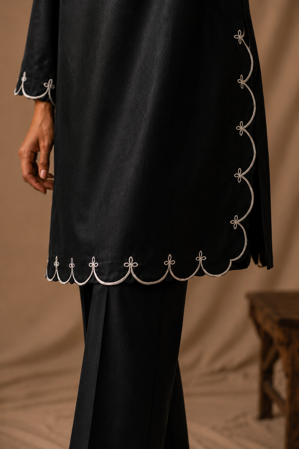 Noir Scallop Kurti